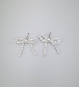 pearl ribbon pierce