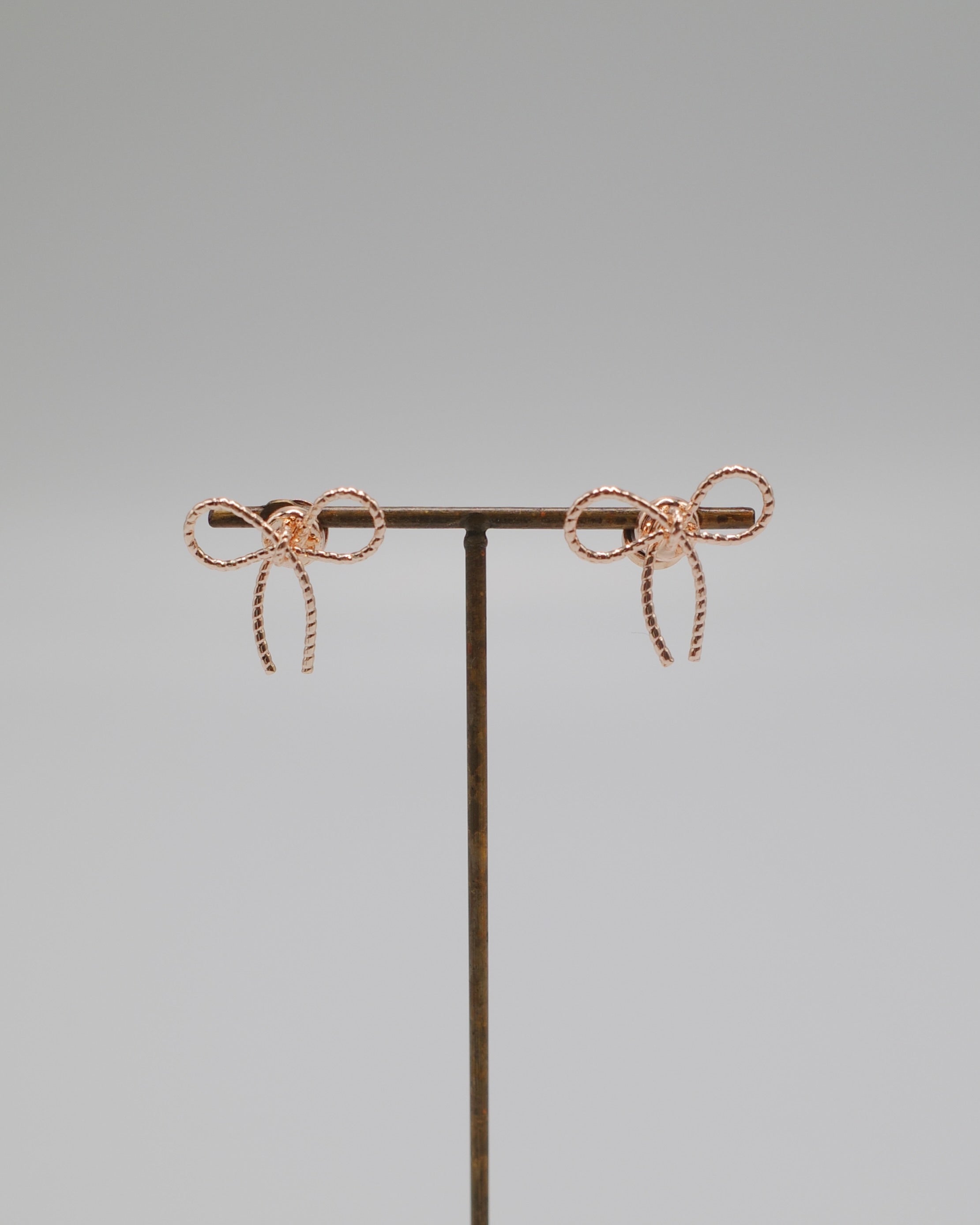 magnet ribbon earring - beller