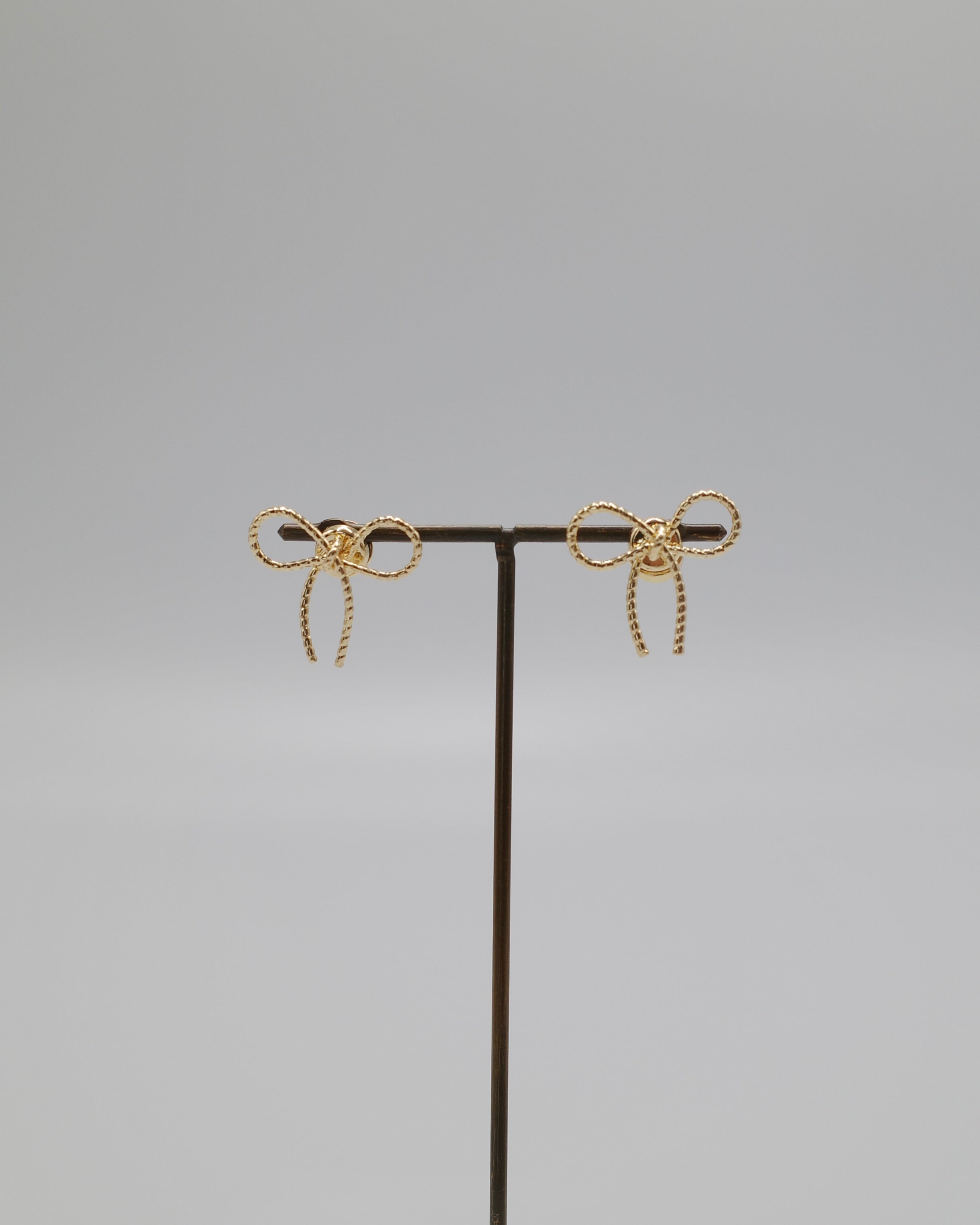 magnet ribbon earring - beller