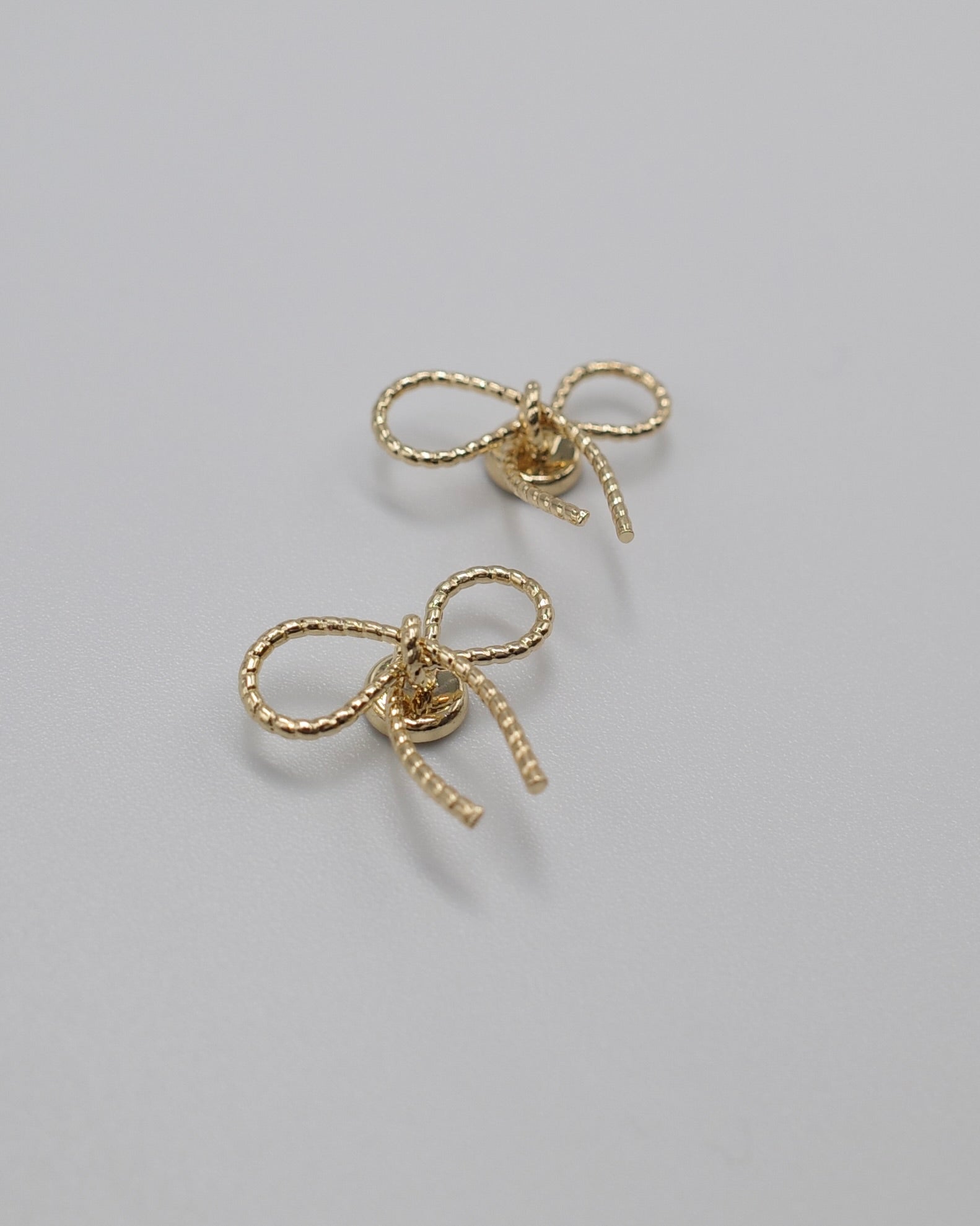magnet ribbon earring - beller