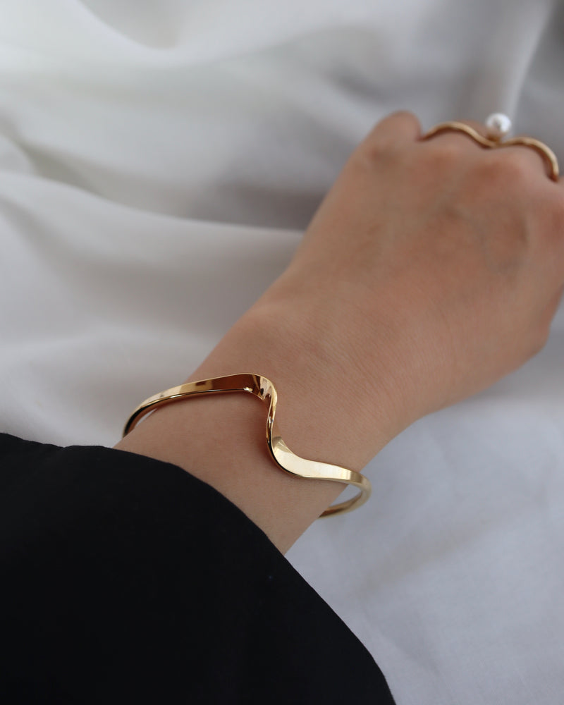 back wave bangle