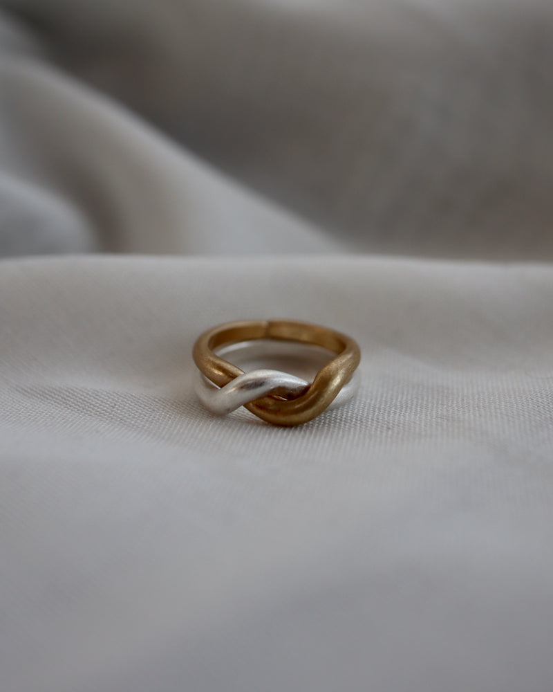 matte golsil wave ring