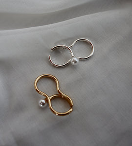 two finger pearl ring