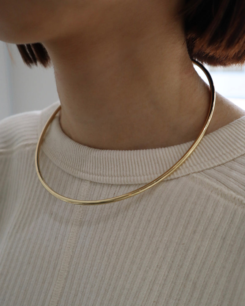 simple circle neck cuff