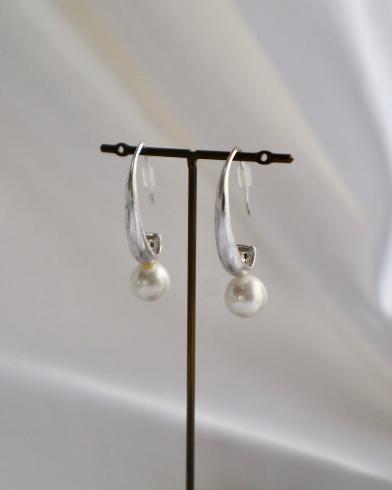 pearl under the dew pierce