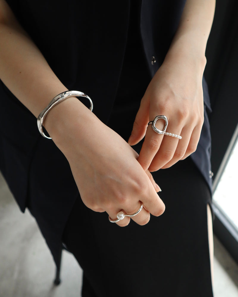 two finger pearl ring