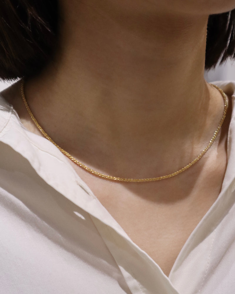 shiny glare necklace