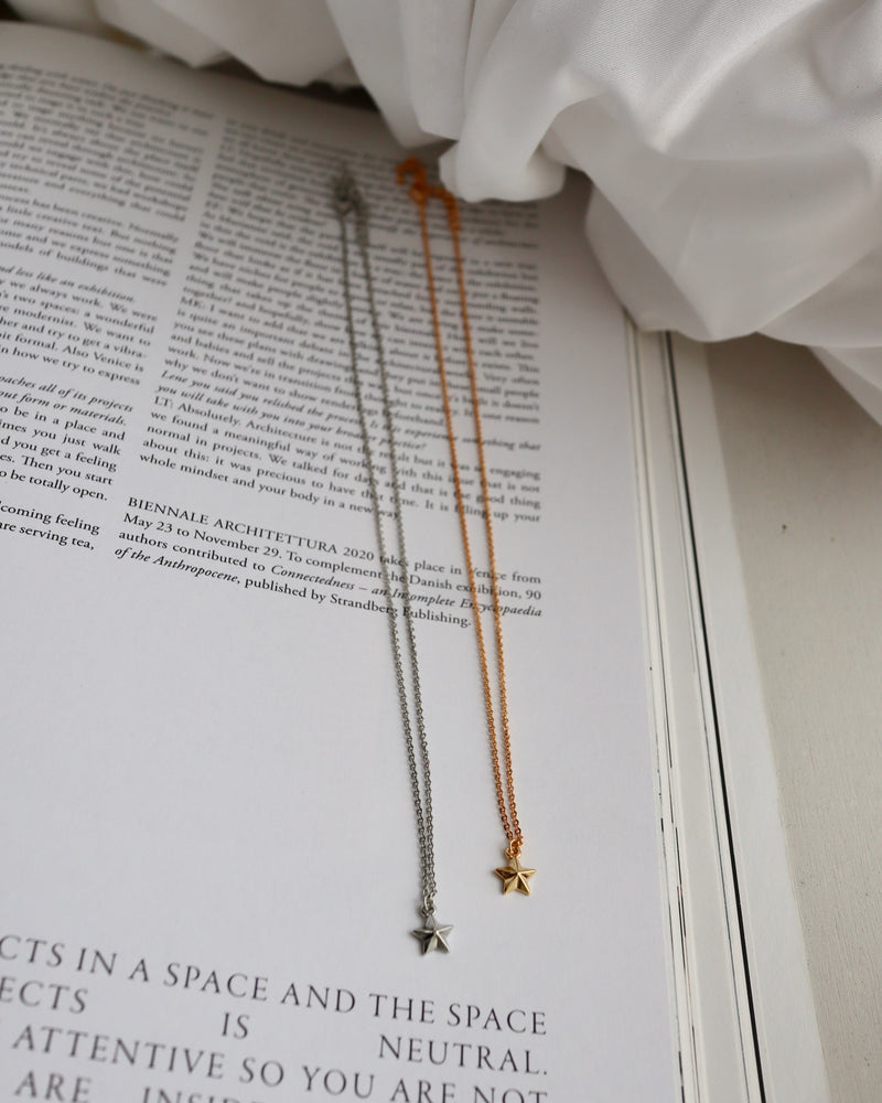 petit star studs necklace