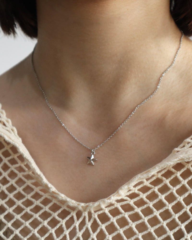 petit star studs necklace