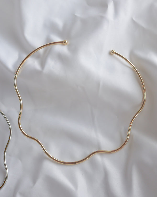 shiny wavy neck cuff