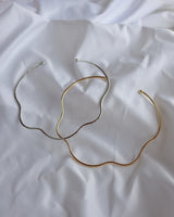 shiny wavy neck cuff