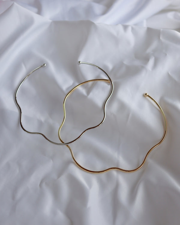 shiny wavy neck cuff