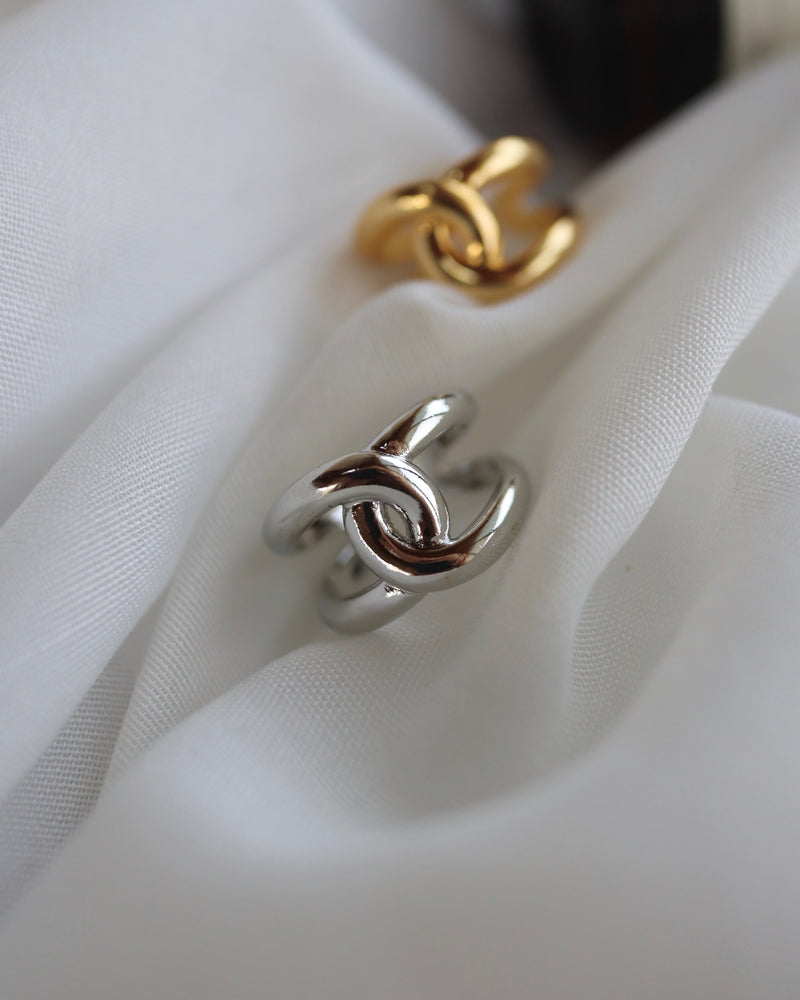 shiny contortion ring