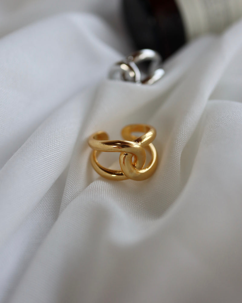 shiny contortion ring