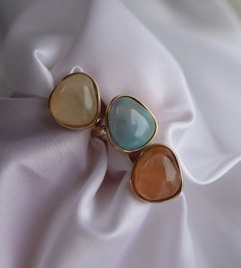 Ring mit transparentem Schmuckstein