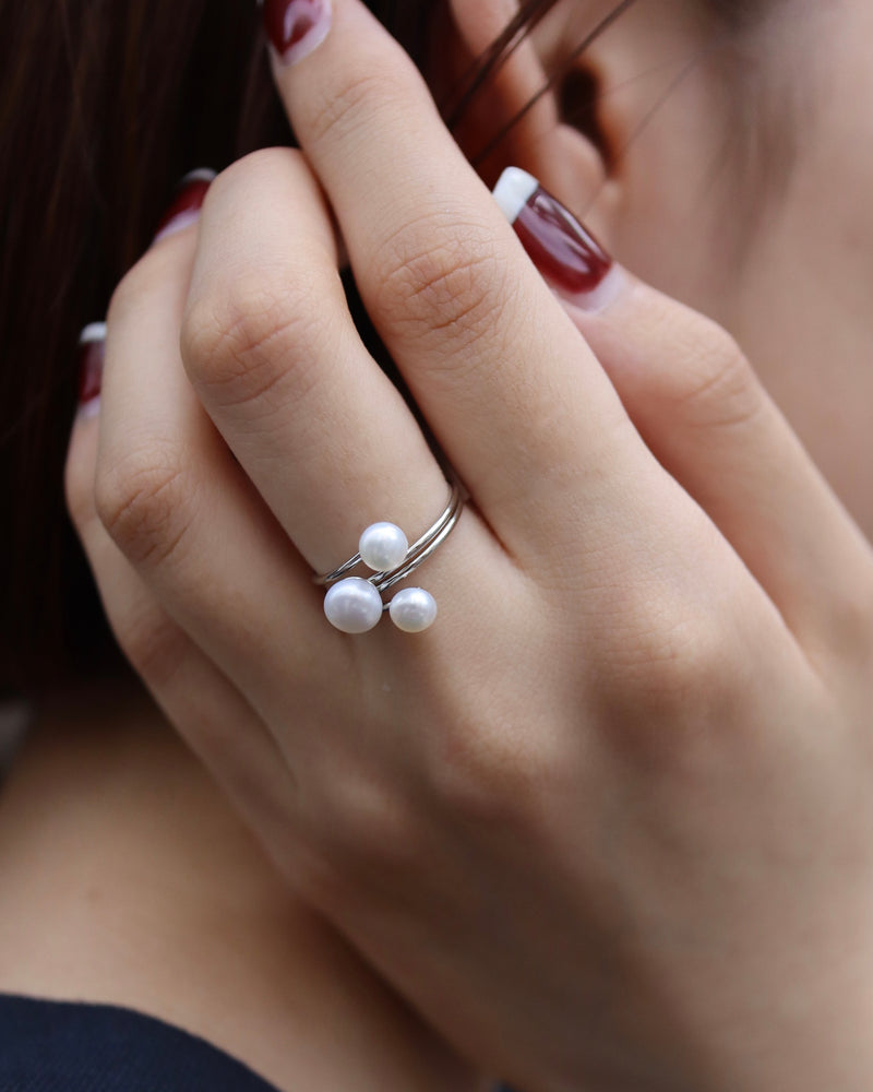 triplet pearl ring