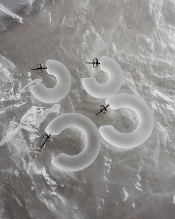 flosted acryl hoop pierce