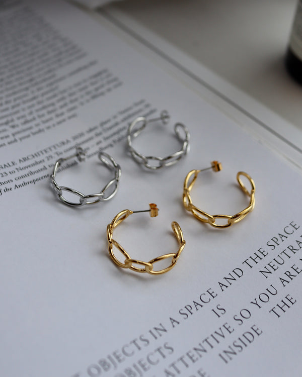 linking chain like hoop pierce