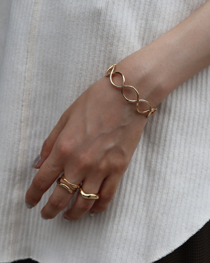 cross line bangle