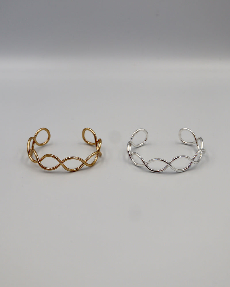 cross line bangle