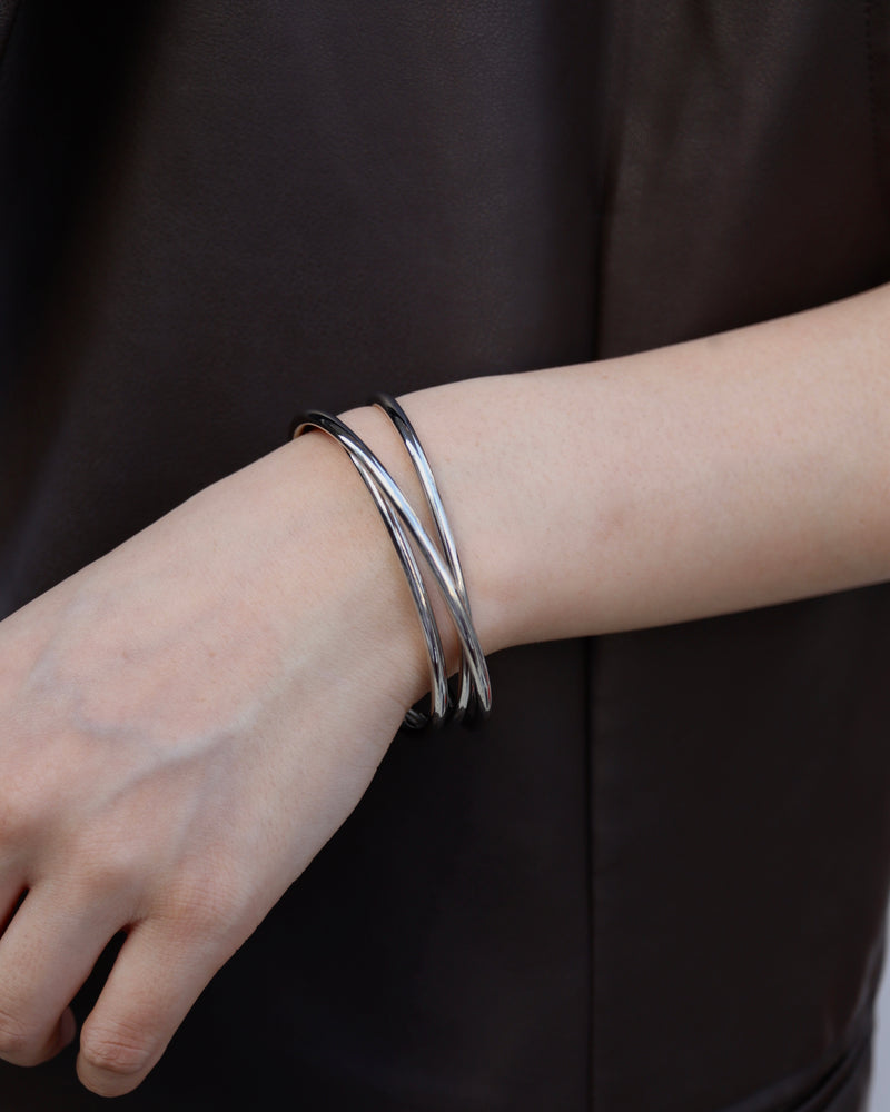 continuing line bangle