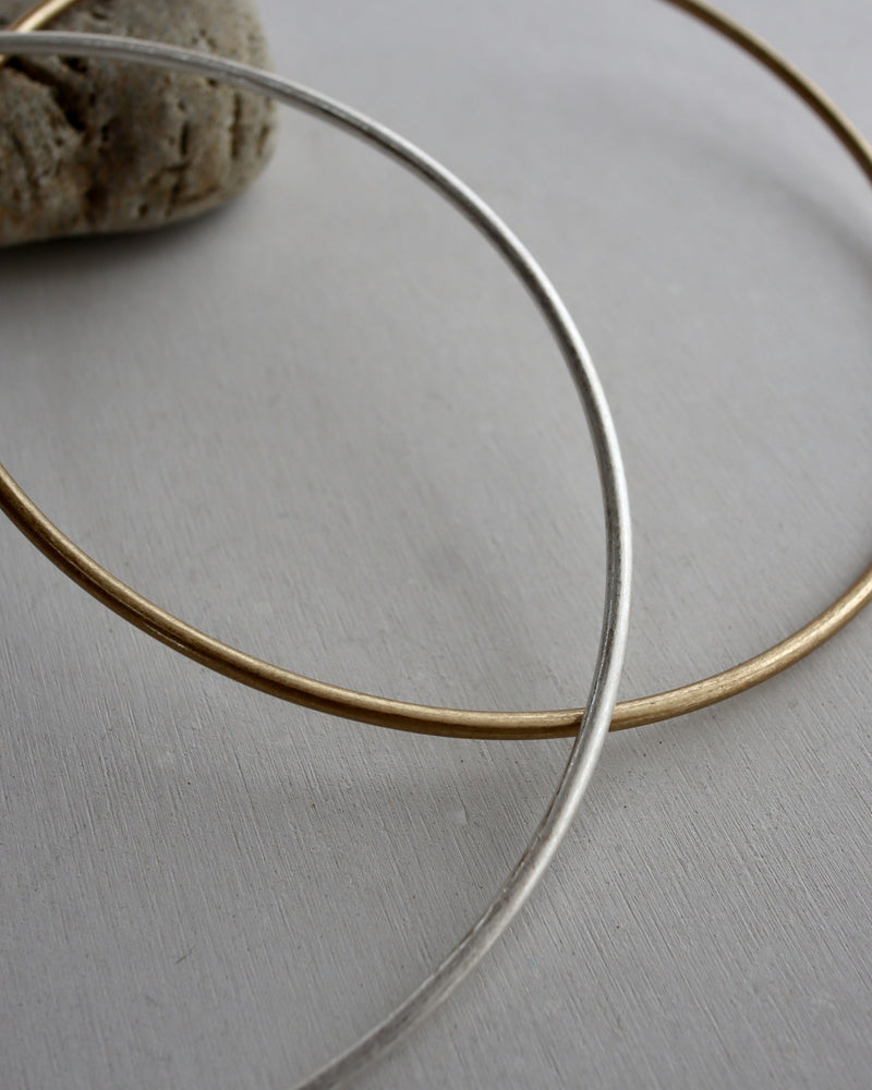 simple circle neck cuff