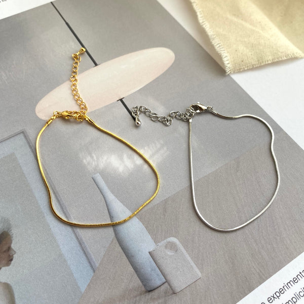 shiny thin bracelet