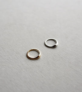 shiny puffy pinky ring