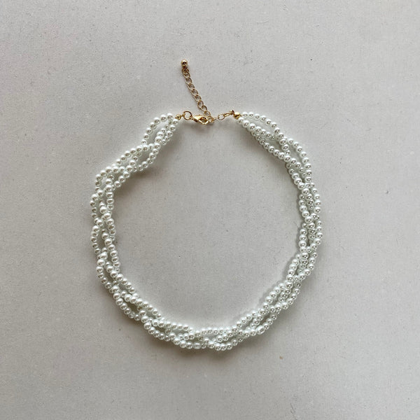 pearl tresse necklace