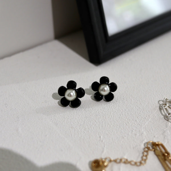 black flower pierce