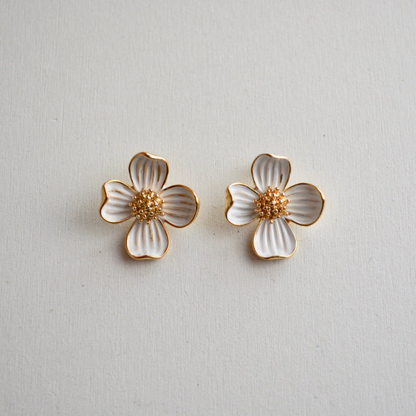 white flower pierce - beller