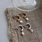 bend pearl earring