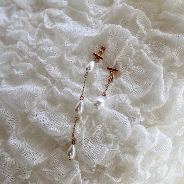 linking pearl earring