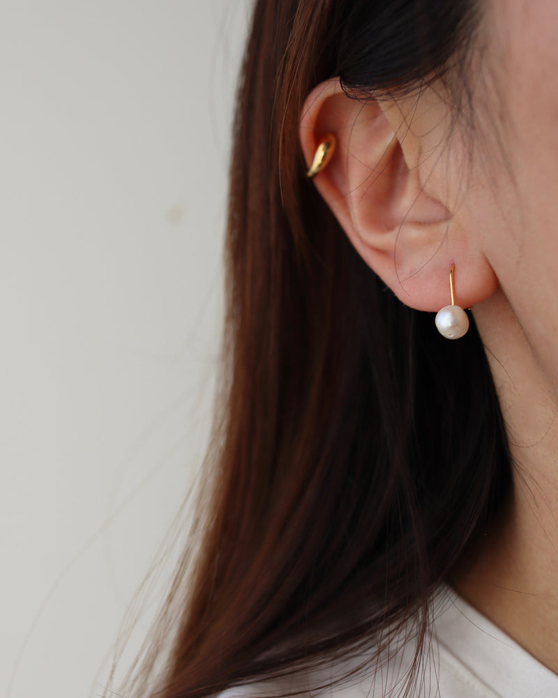 one point pearl hook pierce