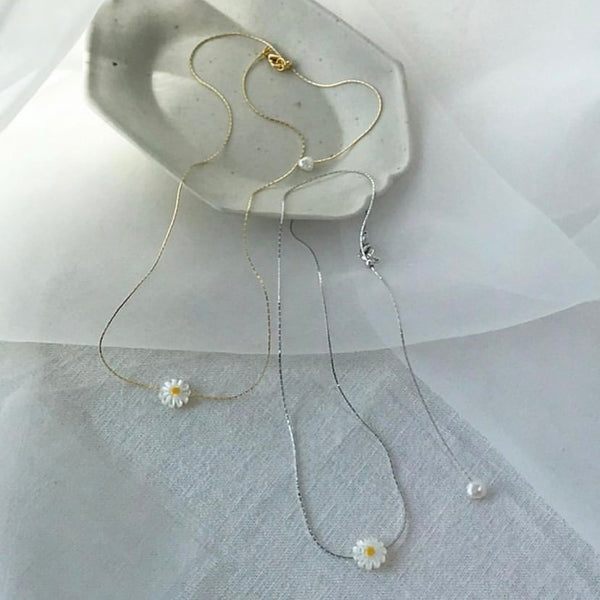 flower pearl necklace