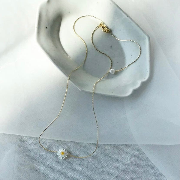 flower pearl necklace