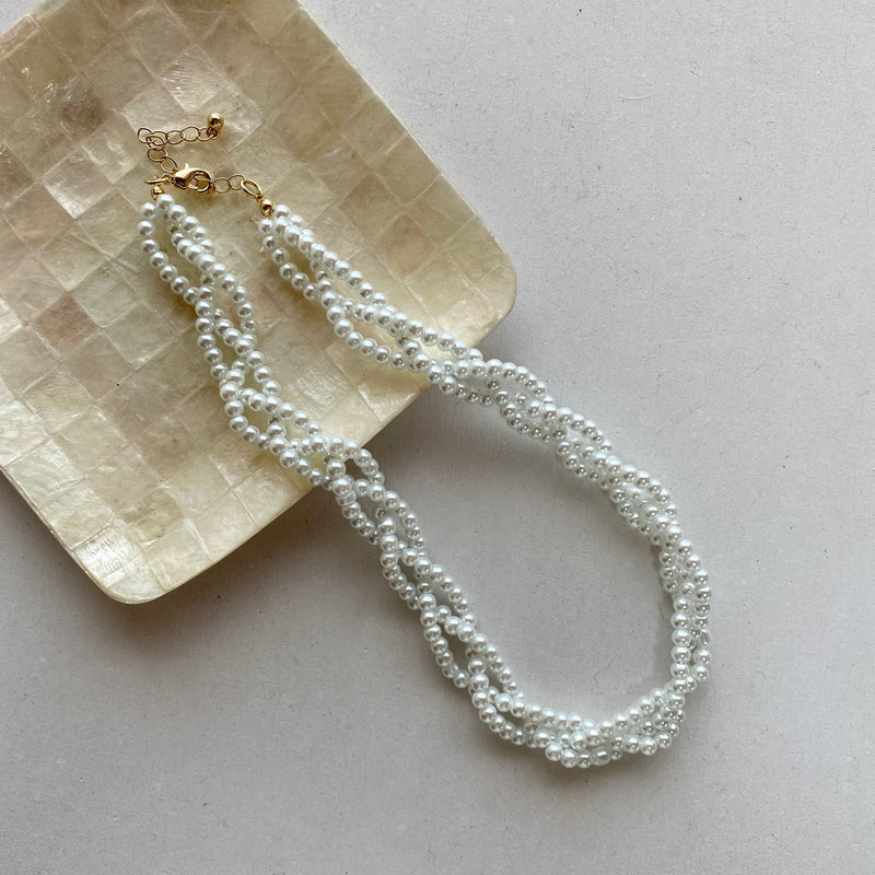 pearl tresse necklace