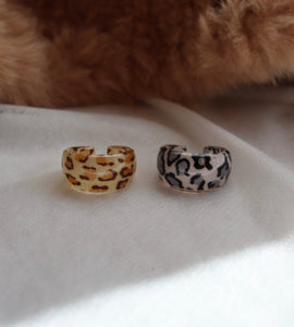 acryl leopard ring