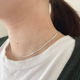 shiny thin necklace