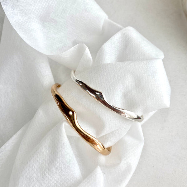 melty triangle bangle