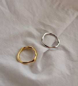 shiny thin wave ring