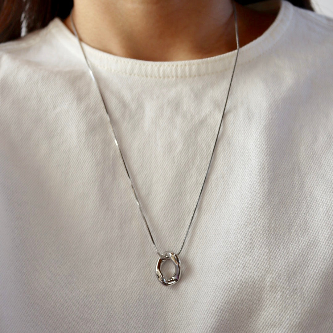 winding hole necklace - beller