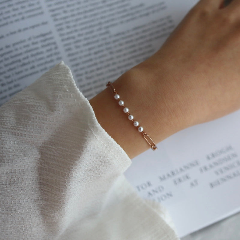pearl chain bracelet