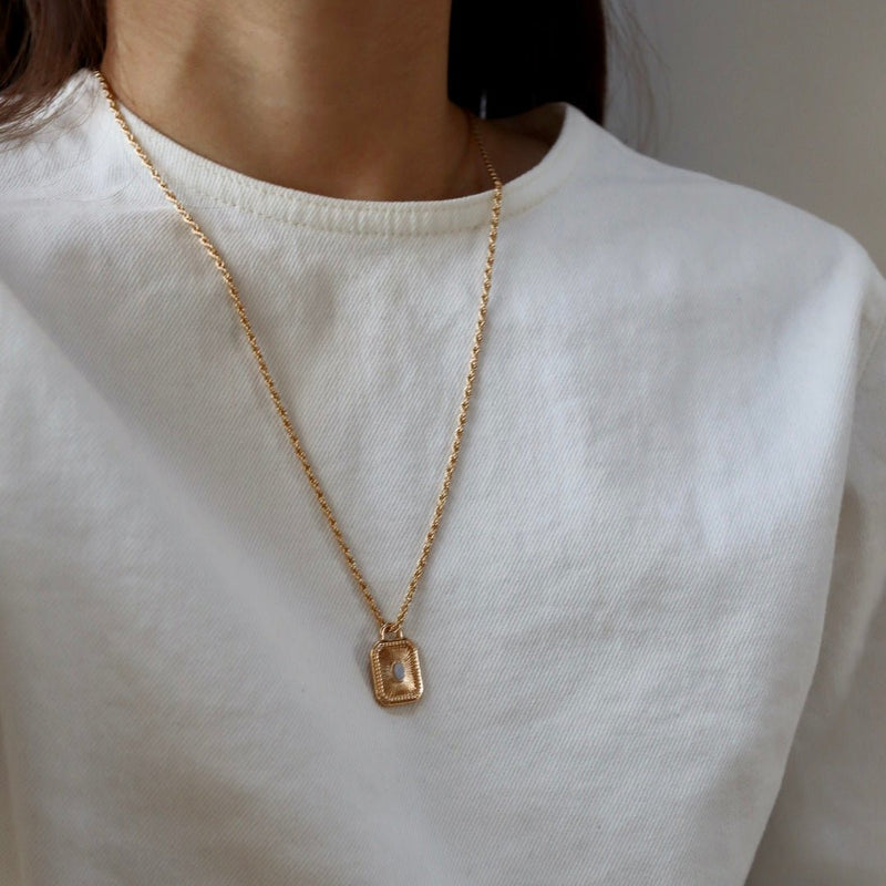 long aureola necklace