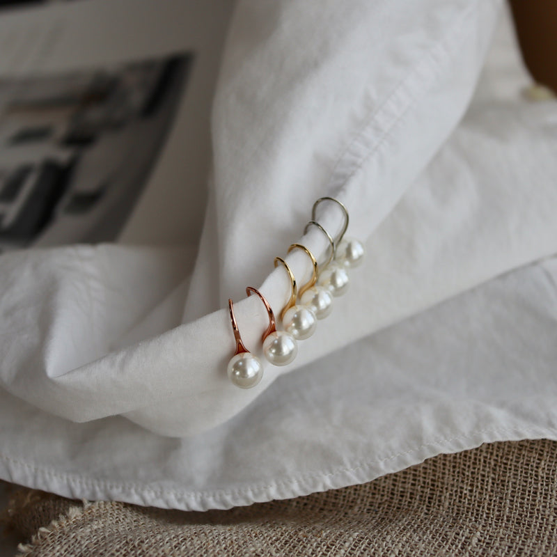 pearl hanger pierce