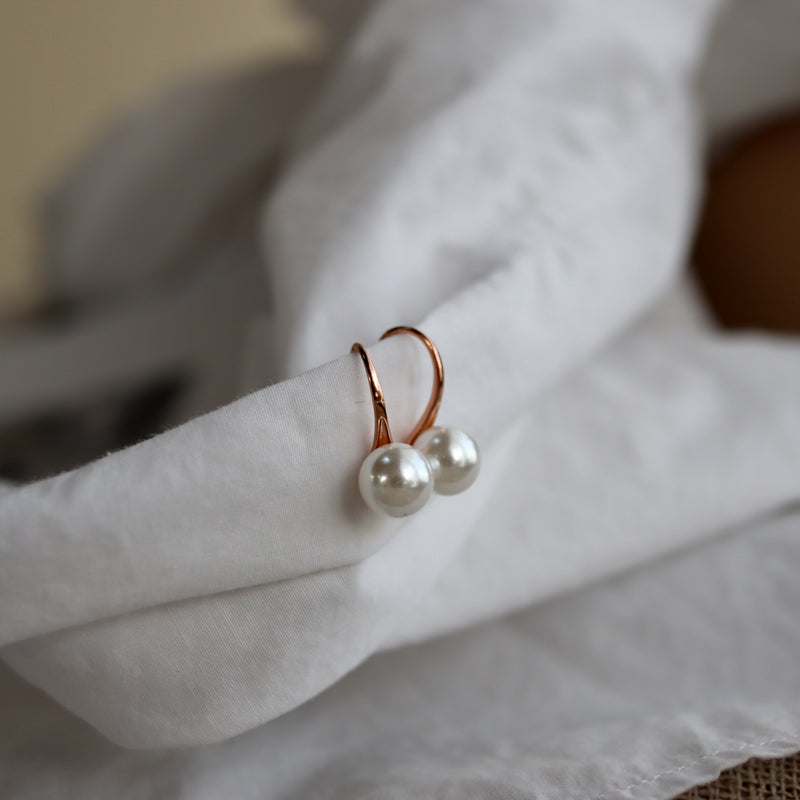 pearl hanger pierce