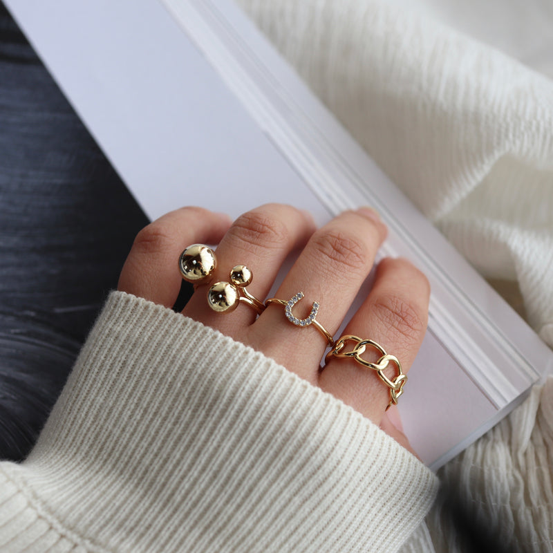 gaudy chain ring