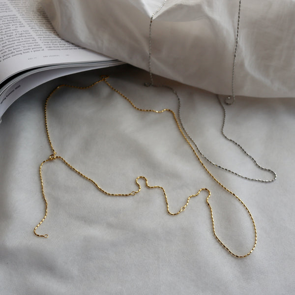 long quiet necklace
