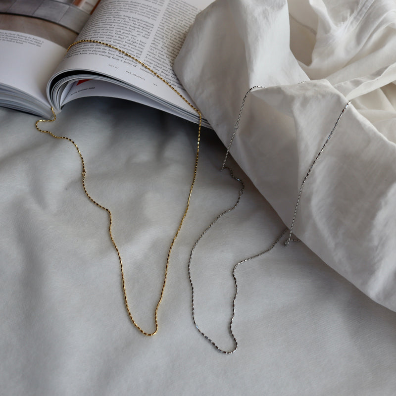 long quiet necklace