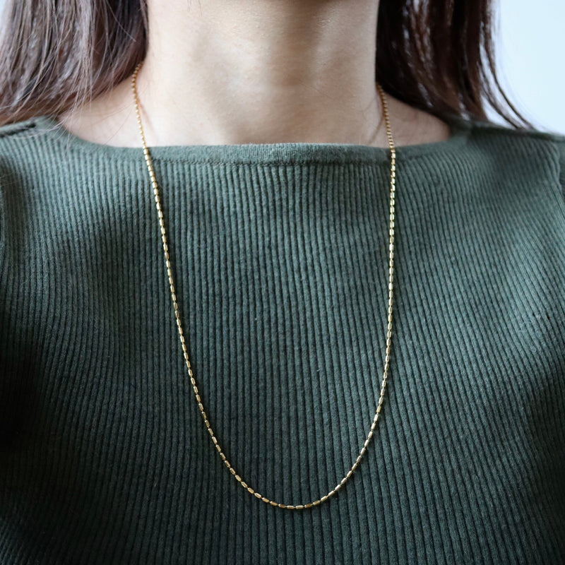 long quiet necklace